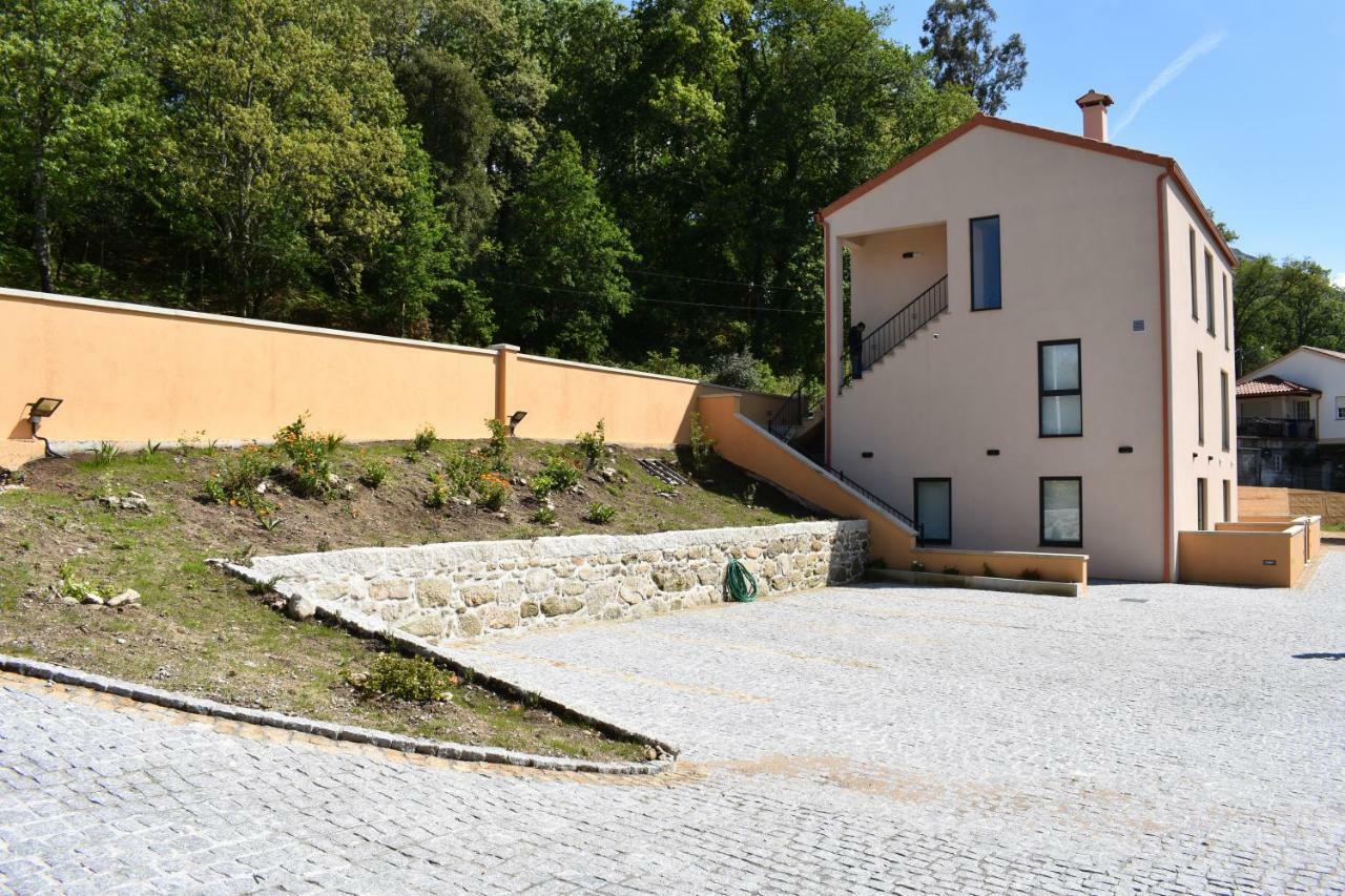 Apartamentos Compostela Lobios Extérieur photo